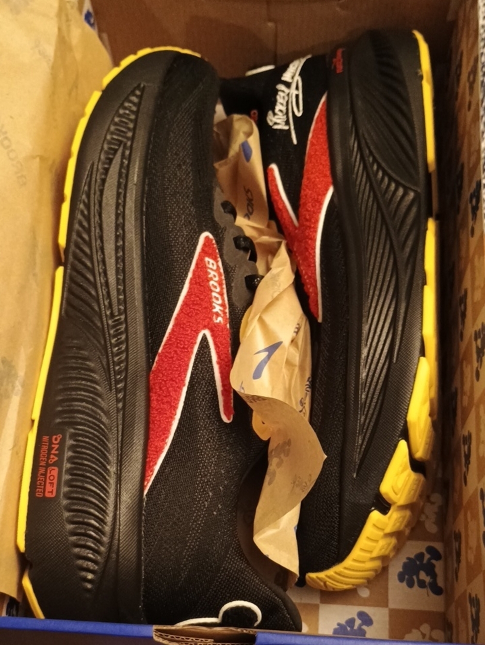 New Brooks Run Disney Men's Mickey Mouse Ghost 17 Running Shoes Sneakers